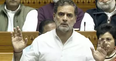 നിങ്ങളെ തേടി ഞങ്ങള്‍ വരും; തെരഞ്ഞെടുപ്പ് കമ്മീഷണര്‍മാരെ നിയമനടപടികളില്‍ നിന്ന് സംരക്ഷിക്കുന്ന നിയമം പൊളിച്ചെഴുതുമെന്ന് രാഹുല്‍