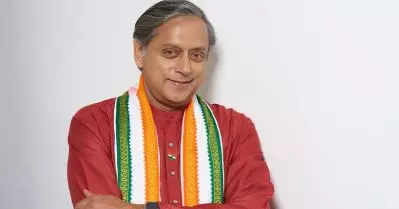 എം.പിയാവാന്‍ വളരെ കഷ്ടപ്പെട്ടതല്ലേ, ഒരു തീരുമാനമെടുക്കാന്‍ വലിയ ആലോചന വേണം; കോണ്‍ഗ്രസ് വിടുമോയെന്ന ചോദ്യത്തോട് പ്രതികരിച്ച് തരൂര്‍