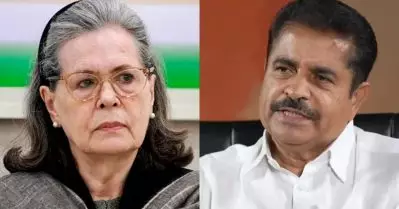 സോണിയ ഗാന്ധിയെയും അടൂർ പ്രകാശിനെയും അധിക്ഷേപിച്ച ഡി.വൈ.എഫ്.ഐ നേതാവിനെതിരെ പരാതി
