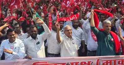 സി.പി.ഐ.എം പ്രക്ഷോഭത്തിനൊടുവില്‍ മഹാരാഷ്ട്ര ബി.ജെ.പി സര്‍ക്കാര്‍ മുട്ടുമടക്കി; 12 ആവശ്യങ്ങളും അംഗീകരിക്കും