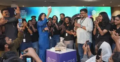 റോബോട്ട് നായ്ക്കുട്ടി ‘ഗോര്‍ബി’യെ സുനിത വില്യംസിന് സമ്മാനിച്ച് യുണീക് വേള്‍ഡ് റോബോട്ടിക്‌സ്