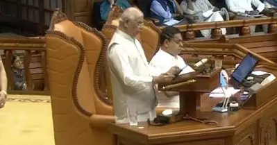 കേന്ദ്രം കേരളത്തെ ഞെരുക്കുന്നു; വിമർശനവുമായി ഗവർണർ