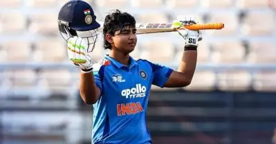 റെക്കോഡ് വേട്ട തുടര്‍ന്ന് സൂര്യവംശി; വേഗക്കാരില്‍ മൂന്നാമന്‍, വൈഭവിനെ കടത്തിവെട്ടിയവര്‍ ആരെല്ലാം?