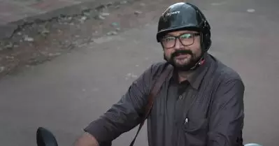 നല്ല നടന്‍ ഇപ്പോഴും അച്ഛന്‍ തന്നെയാ; സിനിമയില്‍ കാളിദാസിന്റെ ഡയലോഗ് അന്വര്‍ത്ഥമാക്കുന്ന ജയറാമിന്റെ പ്രകടനം