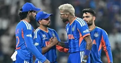 പാകിസ്ഥാനെതിരായ വിജയത്തിന് പിന്നാലെ ഇന്ത്യന്‍ ക്യാമ്പില്‍ പിരിമുറുക്കം? കുല്‍ദീപിനോട് കടുപ്പിച്ച് സൂര്യയും ഹര്‍ദിക്കും; വീഡിയോ
