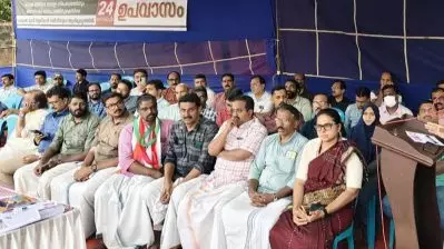 അഞ്ച് മാസത്തെ ശമ്പളത്തിനായി സമരം ചെയ്ത തൊഴിലാളികളെ സ്ഥലം മാറ്റി മാധ്യമം മാനേജ്‌മെന്റ്; കൊടുംക്രൂരതയെന്ന് കേരള പത്രപ്രവര്‍ത്തക യൂണിയന്‍