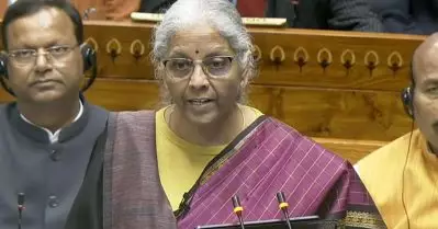 കാന്‍സര്‍, പ്രമേഹ മരുന്നുകളുടെ വില കുറയും; മൂന്ന് ആയുര്‍വേദ എയിംസ് സ്ഥാപിക്കും; ബയോഫാര്‍മ ഹബ്ബ് സൃഷ്ടിക്കും: ധനമന്ത്രി