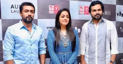 അവാര്‍ഡ് ഫങ്ഷനെ മൂന്നുപേരും കൂടി ഫാമിലി ഫങ്ഷനാക്കി മാറ്റിയല്ലോ, തമിഴ്‌നാട് സ്‌റ്റേറ്റ് അവാര്‍ഡ് ദാന ചടങ്ങില്‍ തിളങ്ങി സൂര്യയുടെ കുടുംബം