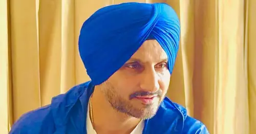  Harbhajan Singh says children should not be allowed on social media before the age of 16