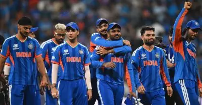 കപ്പുയര്‍ത്താനെത്തുന്നത് മറ്റൊരു കിരീടവും ചൂടി; ചരിത്രനേട്ടത്തില്‍ സൂര്യയുടെ ഇന്ത്യ