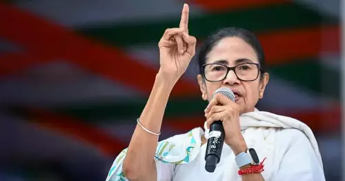 Bengal will not allow democracy to be stolen in broad daylight; Mamata writes to Election Commissioner