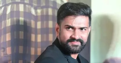 എയറിലാകുമോ എന്ന പേടിയൊന്നും എനിക്കിപ്പോള്‍ ഇല്ല; സോഷ്യല്‍ മീഡിയ ഒരു ഫില്‍ട്ടറില്ലാത്ത പ്ലാറ്റ്‌ഫോം: നിരഞ്ജ് മണിയന്‍പിള്ള രാജു