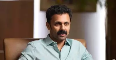 പ്രായം കുറച്ച് കാണിക്കാന്‍ വേണ്ടി പ്രത്യേകിച്ച് ഒന്നും ചെയ്യാറില്ല, ഇപ്പോഴും പഴയതുപോലെ നില്‍ക്കുന്നതിന്റെ കാരണം അറിയില്ല: വിനീത് കുമാര്‍