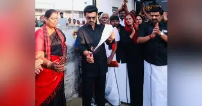 പ്രതിഷേധ ജ്വാല പടരട്ടെ; മണ്ഡല പുനര്‍നിര്‍ണയ ബില്‍ പകര്‍പ്പ് കത്തിച്ച് സ്റ്റാലിന്‍; പാര്‍ലമെന്റില്‍ പ്രമേയവുമായി കനിമൊഴി