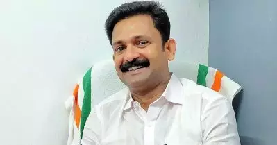 പഞ്ച് ഇത്തിരി കുറഞ്ഞാലും ജാതിവാൽ വേണ്ട; സതീശന്റെ സത്യപ്രതിജ്ഞക്കെതിരെ ജിന്റോ ജോൺ