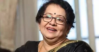 അന്‍സിബയുടെ മനസില്‍ ആരോ വിഷം കുത്തിവെച്ചിട്ടുണ്ട്; അമ്മ എക്‌സിക്യൂട്ടീവ് കമ്മിറ്റി മുഴുവന്‍ പിരിച്ച് വിടണം: മല്ലികാ സുകുമാരന്‍