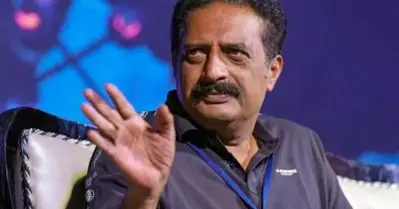 ‘ഇത് രാഷ്ട്രീയമല്ല, ആരാധക മേധാവിത്വം’; തമിഴ്‌നാട്ടിലെ വിജയ് തരംഗത്തില്‍ പ്രകാശ് രാജ്