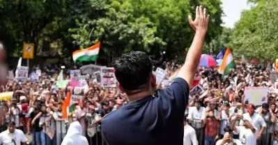 പാറ്റകള്‍ ഉറച്ച് തന്നെ; പ്രതിഷേധം ഇന്നും ശക്തം: പ്രധാന്‍ രാജിവെക്കാതെ ഞങ്ങള്‍ തിരിച്ച് പോവില്ല: സി.ജെ.പി