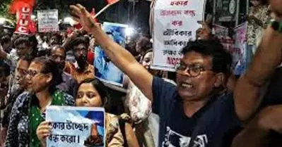 കൊല്‍ക്കത്തയില്‍ തെരുവുകച്ചവടക്കാര്‍ക്കെതിരെ ബുള്‍ഡോസര്‍ രാജ്; പ്രതിഷേധിച്ച എസ്.എഫ്.ഐ നേതാക്കള്‍ അറസ്റ്റില്‍