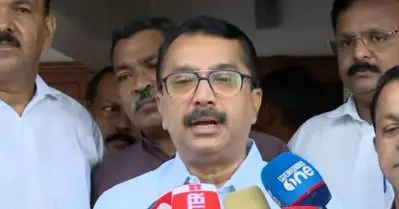 കണ്ണുള്ളവര്‍ക്ക് എല്ലാം കാണാം എന്നാല്‍ കാണേണ്ടവര്‍ കാണുന്നില്ല: ശേഷാദ്രിനാഥന്‍ വിഷയത്തില്‍ ആഭ്യന്തര മന്ത്രിയെ കണ്ട് പി.എം നിയാസ്