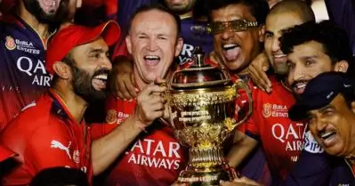 ഇംഗ്ലണ്ട്, മുള്‍ട്ടാന്‍, ബെംഗളൂരു! ചരിത്ര കിരീടങ്ങളുടെ പിന്നിലെ മാസ്റ്റര്‍ ബ്രെയ്ന്‍ ഒറ്റപ്പേര് ‘ഫ്ലവർ’