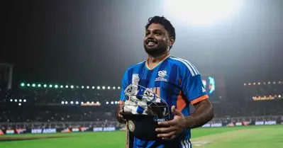 സഞ്ജുവിനൊപ്പം അവനെ കളത്തിലിറക്കി പരീക്ഷിക്കേണ്ട സമയം; ലോകകപ്പ് മുമ്പില്‍ കണ്ട് മുന്‍ താരം
