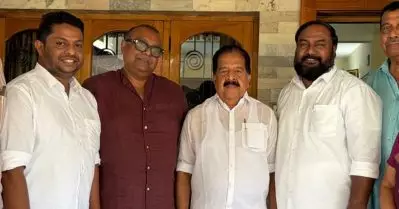 ഔദ്യോഗിക വാഹനത്തില്‍ എന്‍.ഡി.എ നേതാവ് തുഷാര്‍ വെള്ളാപ്പള്ളിയെ വീട്ടിലെത്തി സന്ദര്‍ശിച്ച് രമേശ് ചെന്നിത്തല