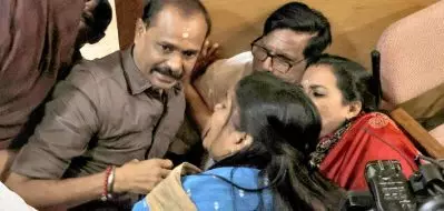 സത്യപ്രതിജ്ഞാ വിവാദവും കാപ്പയും; തിരുവനന്തപുരം കോര്‍പറേഷനില്‍ ബി.ജെ.പി ഭരണം പ്രതിസന്ധിയില്‍
