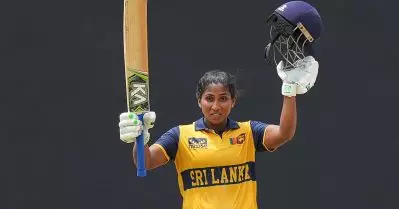 പാകിസ്ഥാനെ ചാരമാക്കി ലങ്കന്‍ പെണ്‍പുലി; തൂക്കിയത് ടി-20 ചരിത്രത്തിലെ വമ്പന്‍ റെക്കോഡ്