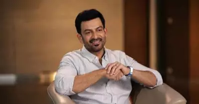 ‘പുലര്‍ച്ചെ 5 മണിക്ക് ലൊക്കേഷനിലെത്തും, ഏറ്റവും ഒടുവില്‍ പോകും; എന്തോ അങ്ങേരെ എനിക്ക് ഭയങ്കര ഇഷ്ടമാണ്’: പൃഥ്വിരാജ്