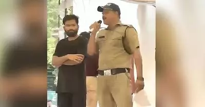 രാജ്യം അപകടത്തിലായിരിക്കുമ്പോള്‍ ഈ ജോലി കൊണ്ട് ഞാന്‍ എന്ത് ചെയ്യാനാണ്; കോക്രോച്ചുകളെ സംരക്ഷിക്കാന്‍ ജോലി ഉപേക്ഷിക്കുന്നു: പ്രഖ്യാപനവുമായി ഉത്തരാഖണ്ഡ് പൊലീസ് കോണ്‍സ്റ്റബിള്‍