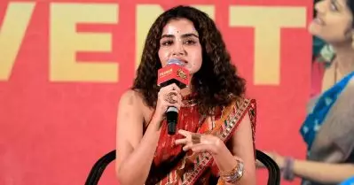 അത് എന്റെ സോഷ്യല്‍ മീഡിയ അക്കൗണ്ടാണ്, എന്ത് പോസ്റ്റ് ചെയ്യണമെന്ന് ഞാന്‍ തീരുമാനിക്കും: അനുപമ പരമേശ്വരന്‍