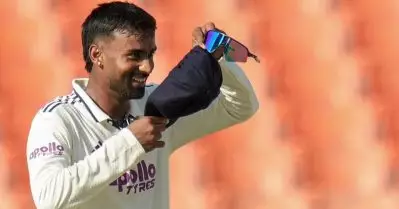 ലങ്കയെ തകര്‍ത്തവന് പത്തില്‍ പത്ത്; തൂക്കിയത് ഇന്ത്യന്‍ ചരിത്രം