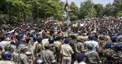 ജാര്‍ഖണ്ഡില്‍ പരീക്ഷാക്രമക്കേടിനെതിരെ സമരം ചെയ്യുന്ന വിദ്യാര്‍ത്ഥികള്‍ക്ക് നേരെ പൊലീസ് അതിക്രമം; ഹര്‍ത്താല്‍ പ്രഖ്യാപിച്ച് ബി.ജെ.പി