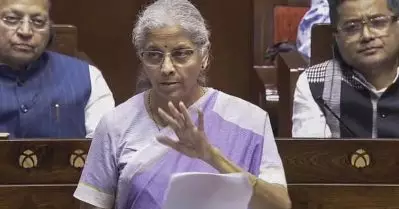 രാജ്യത്തെ കമ്മ്യൂണിസ്റ്റുകള്‍ ഭീരുക്കള്‍; നീര്‍മലാ സീതാരാമന്റെ കമ്മ്യൂണിസ്റ്റ് വിരുദ്ധ പരാമര്‍ശങ്ങള്‍ സഭാ രേഖകളില്‍ നിന്ന് നീക്കി