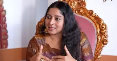 സ്ത്രീ സംവിധാനം ചെയ്തതുകൊണ്ടോ അഭിനയിച്ചതുകൊണ്ടോ മാത്രം ഒരു സിനിമ സ്ത്രീപക്ഷമാകില്ല: അനുമോൾ