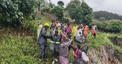 ഇടുക്കി കൊട്ടക്കമ്പൂരില്‍ മണ്ണിടിച്ചല്‍; രണ്ട് മരണം
