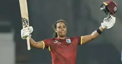 ഓസീസും, ഇംഗ്ലണ്ടും രക്ഷപ്പെട്ടു! ഒമ്പത് രാജ്യങ്ങളേയും അടക്കി വാഴുന്ന ഒരേയൊരു പെണ്‍സിംഹം; ലോകം കീഴടക്കി ഹെയ്‌ലി മാത്യൂസ്!