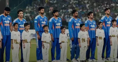 ഇതുവരെയില്ലാത്ത പുതിയ കീഴ്‌വഴക്കം! ദേശീയഗാനത്തിന് മുമ്പേ വന്ദേ മാതരം ചൊല്ലി ടീം ഇന്ത്യ