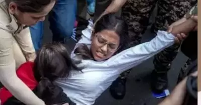 മാധ്യമപ്രവര്‍ത്തകയ്‌ക്കെതിരായ ലൈംഗികാതിക്രമം; പാര്‍ലമെന്റ് സ്ട്രീറ്റ് പൊലീസ് സ്റ്റേഷന് മുന്നില്‍ സി.ജെ.പി പ്രതിഷേധം